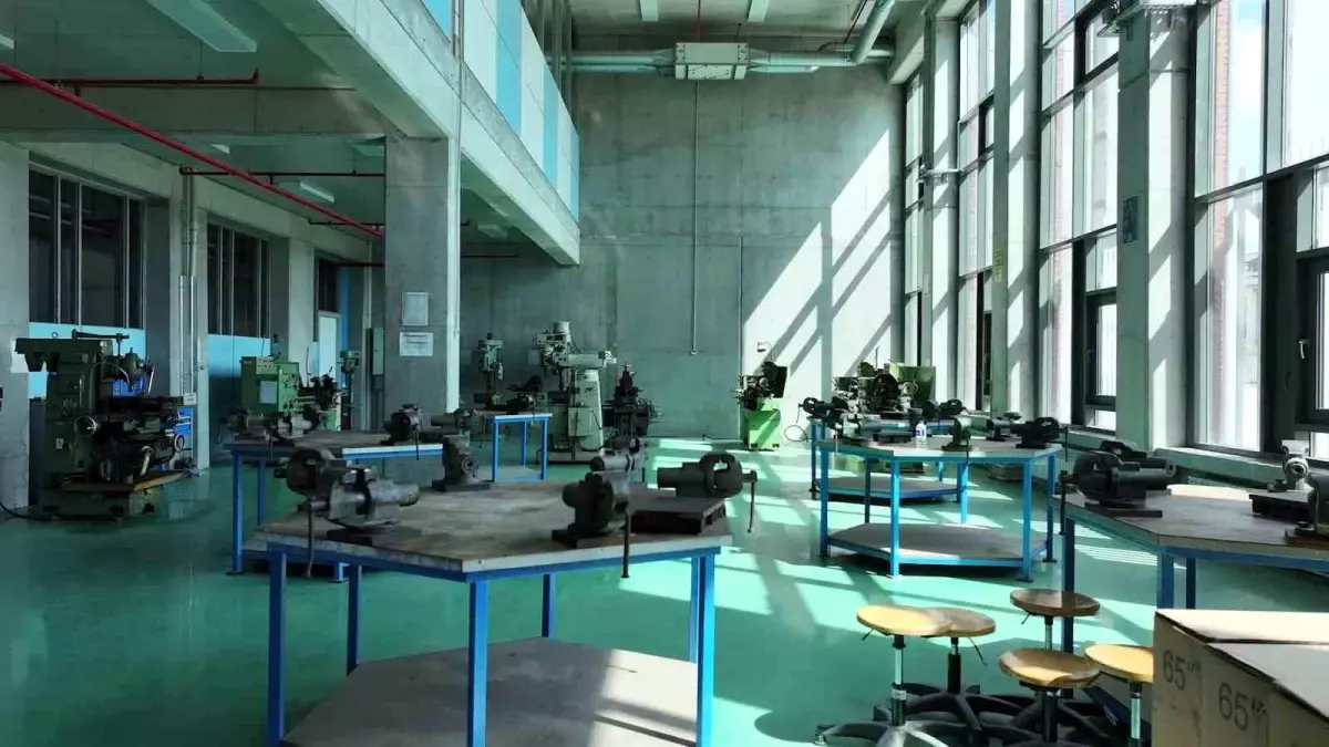 İstanbul Valisi Gül: "İstanbul\'da eğitim veren tüm okullarımız depreme dayanıklı"