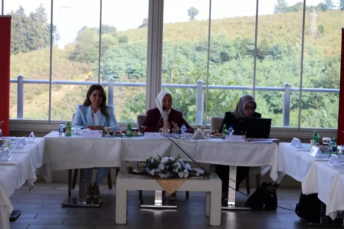 Karadeniz\'de Kadın Hizmetleri Toplantısı