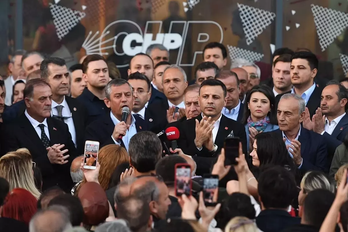 Özgür Çelik\'in yerine Gürsel Tekin kayyum olarak atandı