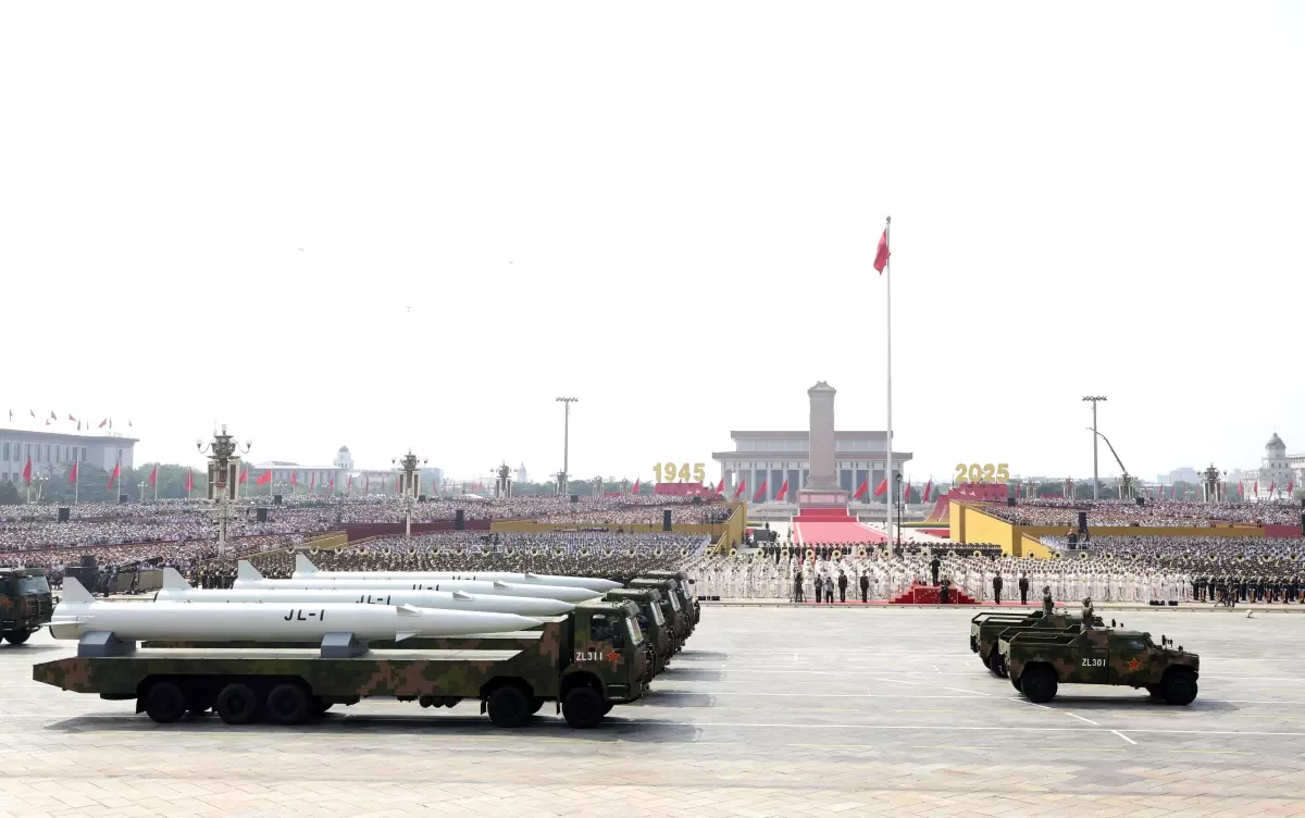 Beijing\'de Askeri Geçit Töreni