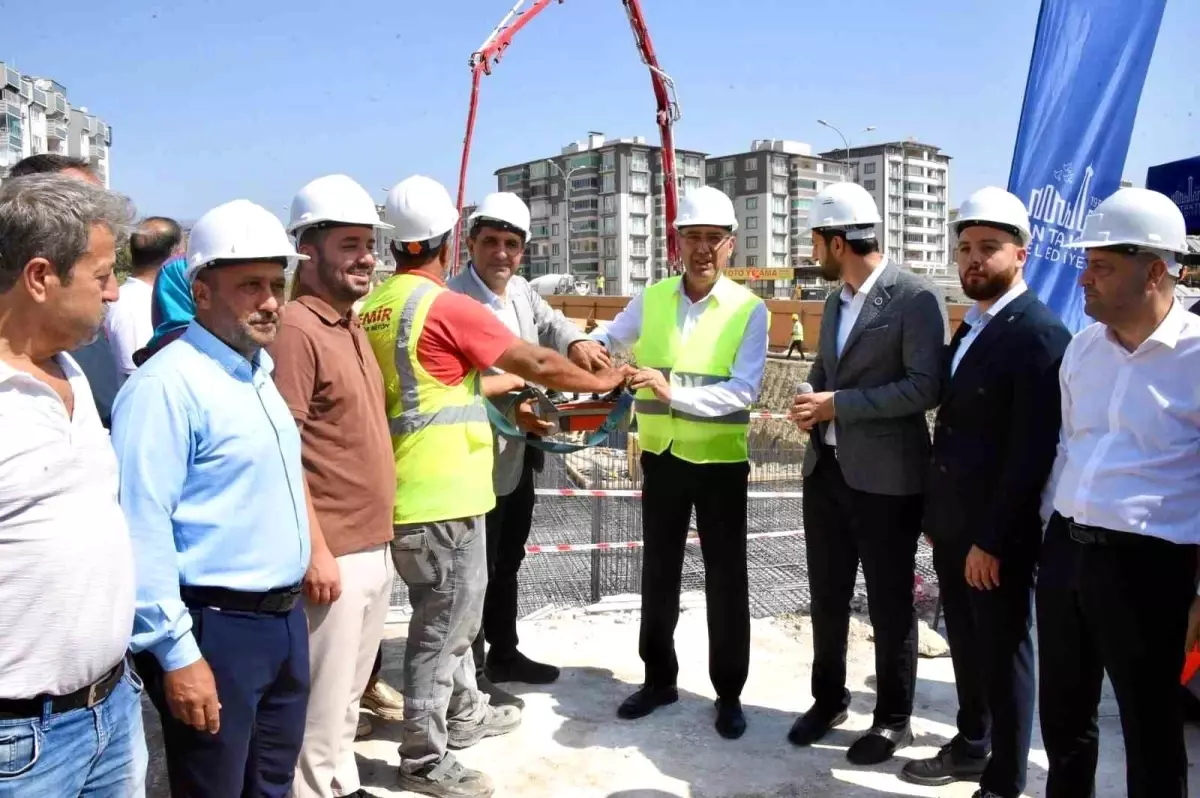 Antakya\'da Gençlik Merkezi ve Pazar Alanı Temel Atma Töreni Düzenlendi