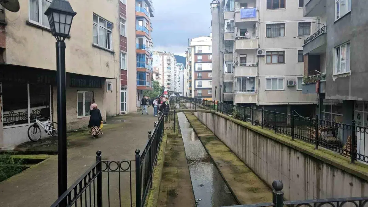 Bebek Düşerek Hayatını Kaybetti