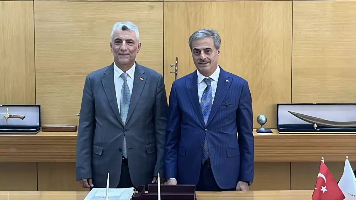 Bakan Bolat Sakarya\'da Ziyaretler Gerçekleştirdi