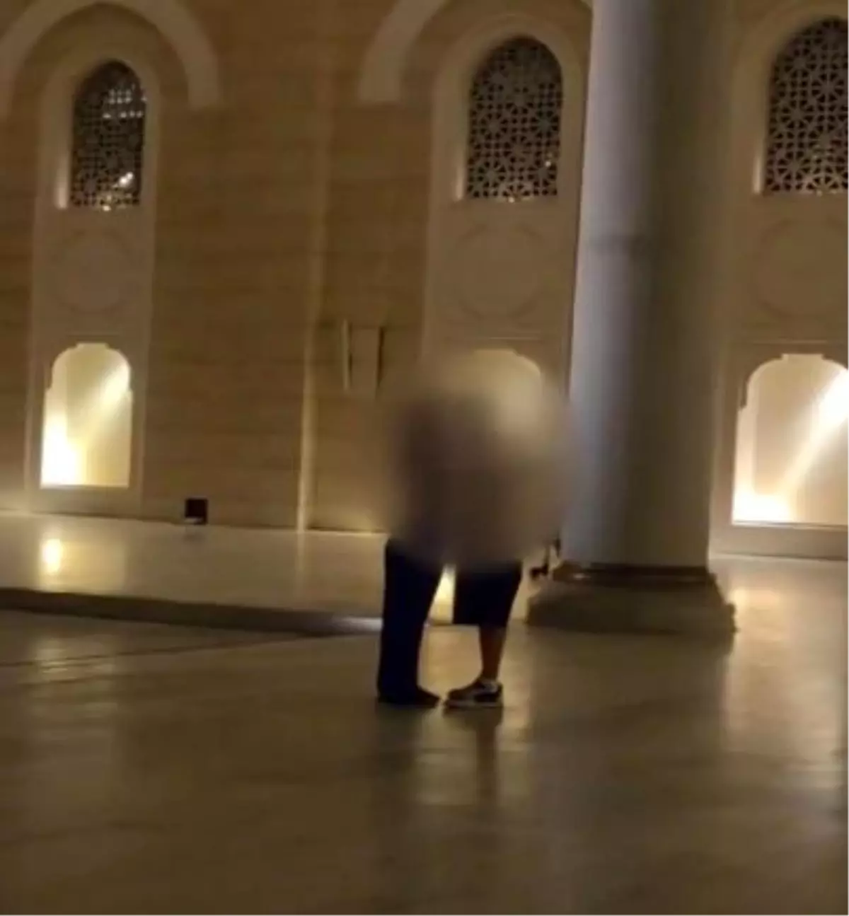 Büyük Çamlıca Camii\'nde öpüşen turistlerin ifadeleri ortaya çıktı! İşte istenen ceza