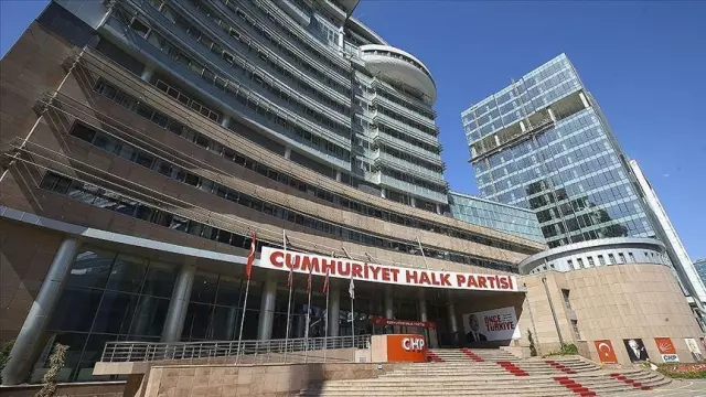 CHP'de savunması istenen Gürsel Tekin, Özgür Özel'den randevu isteyecek