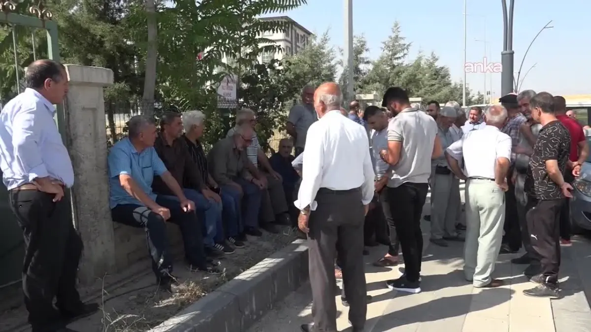 Malatya\'da Çiftçiler DSİ\'yi Protesto Etti