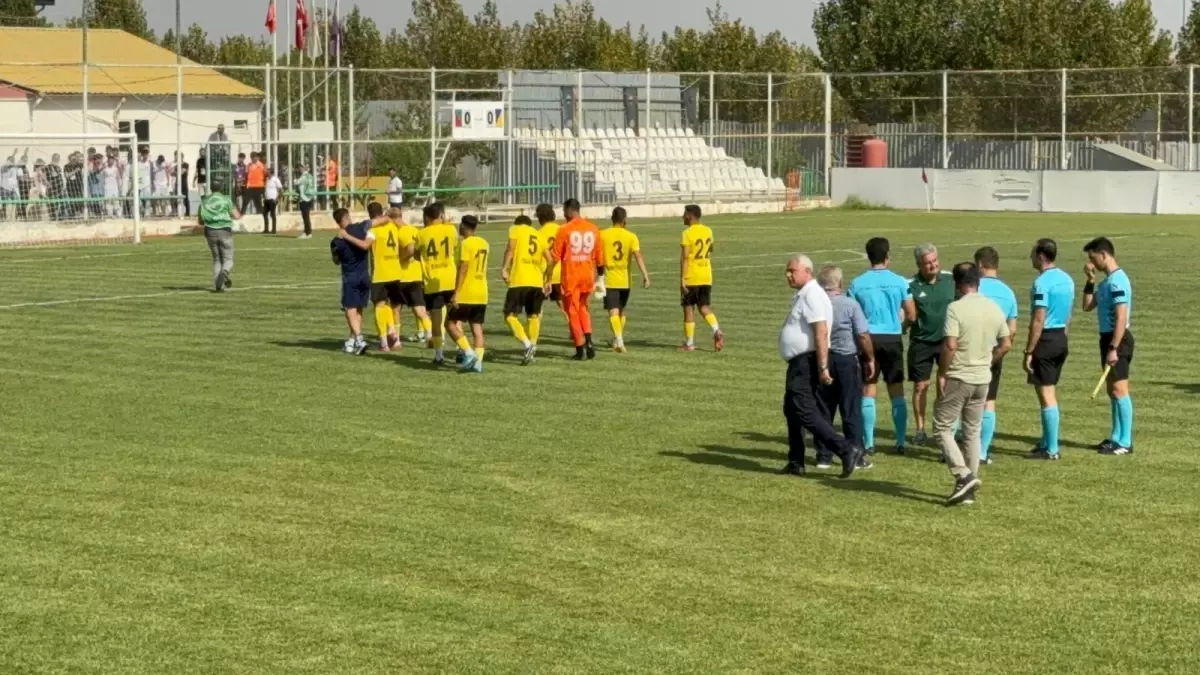 Türkiye Kupası\'nda görülmemiş olay! Sahaya çıkmadılar 