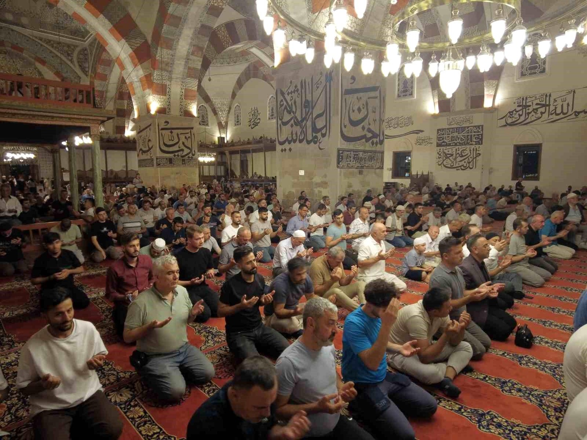 Edirne\'de Mevlid Kandili Coşkusu