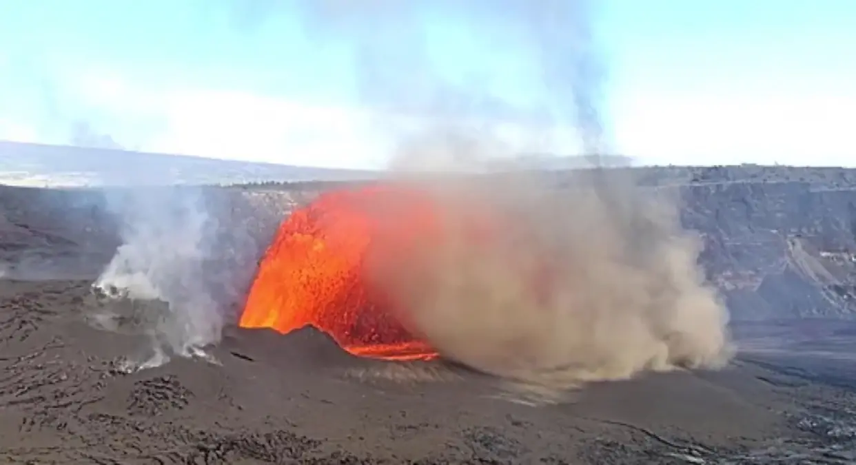 Kilauea Yanardağı\'nda 32. Lav Püskürmesi