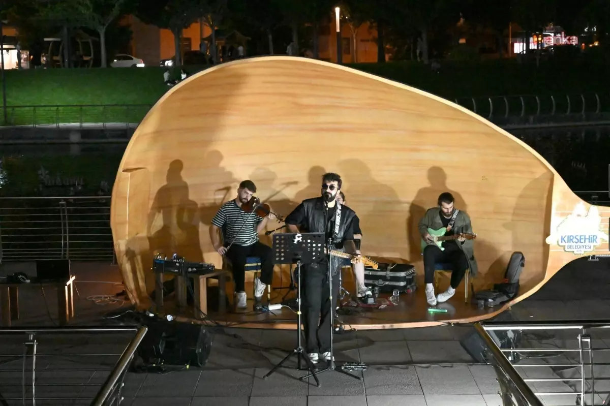 Kırşehir Yaz Konserleri Grup Bercesteband ile Sona Erdi