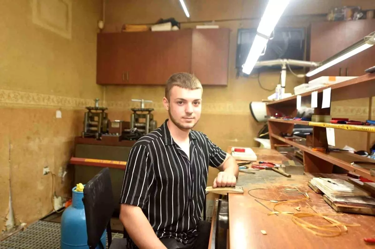 16 Yaşındaki Metehan, Yılın Kalfası Seçildi