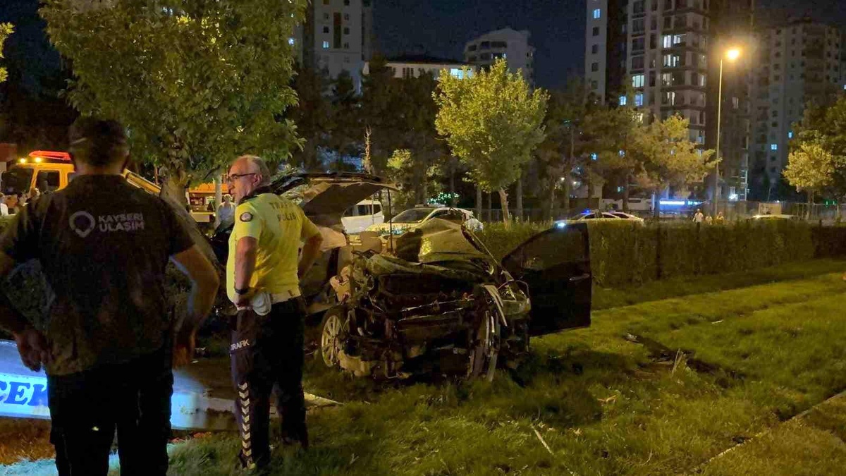 Kayseri\'de Trafik Kazası: 1 Ölü, 1 Yaralı