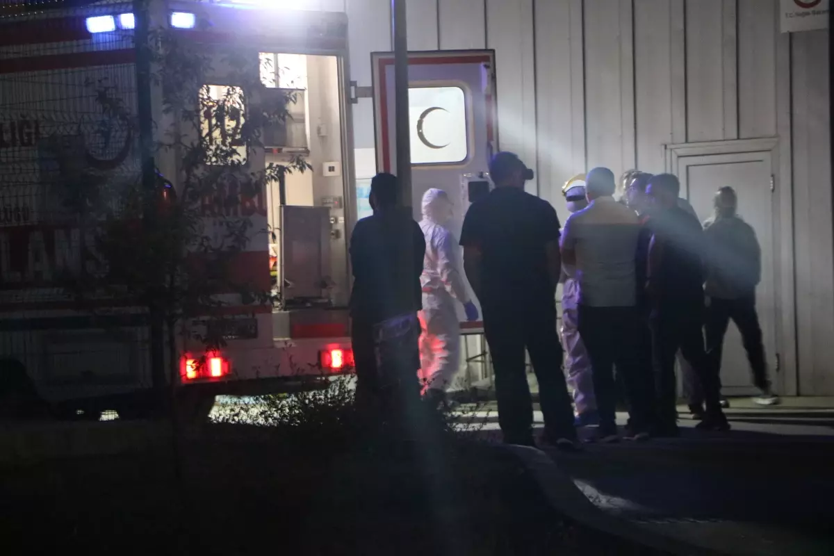 Otomobildeki şüpheli madde zehirledi: 9 polis hastaneye kaldırıldı