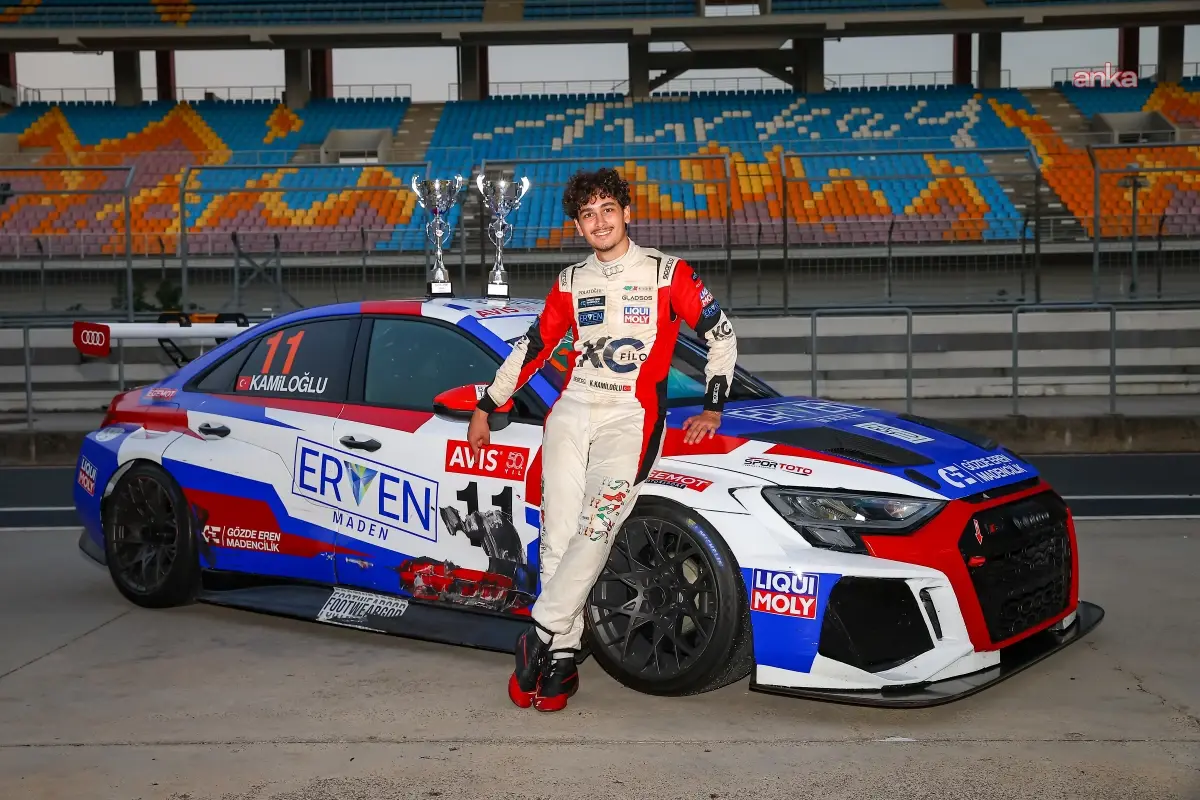 Kamiloğlu Podyumda!