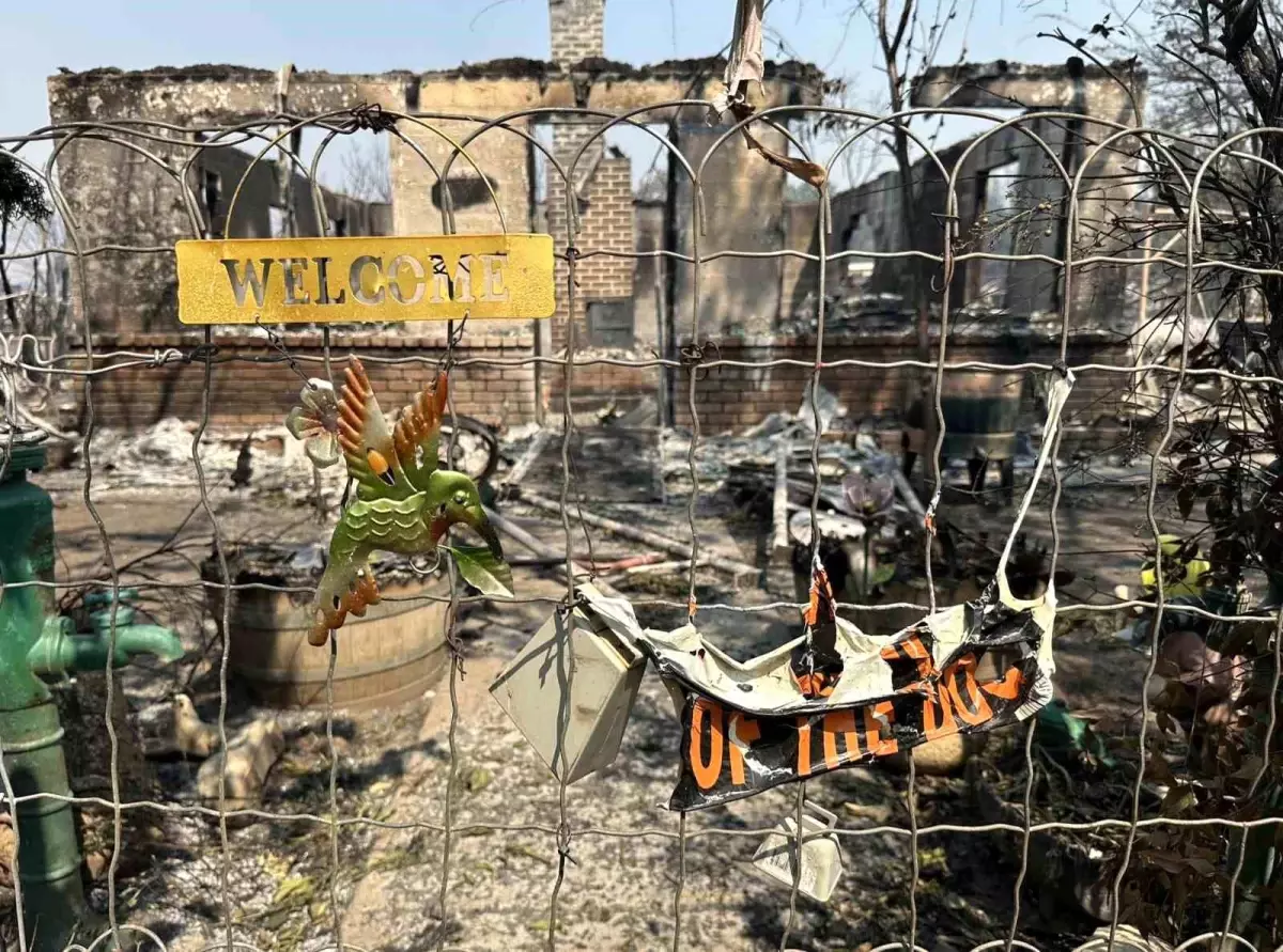 California\'da Yıldırım Yangınları 13 Bin Dönüm Yaktı