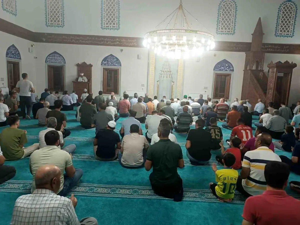 Besni\'de Mevlid Kandili Coşkuyla İdrak Edildi