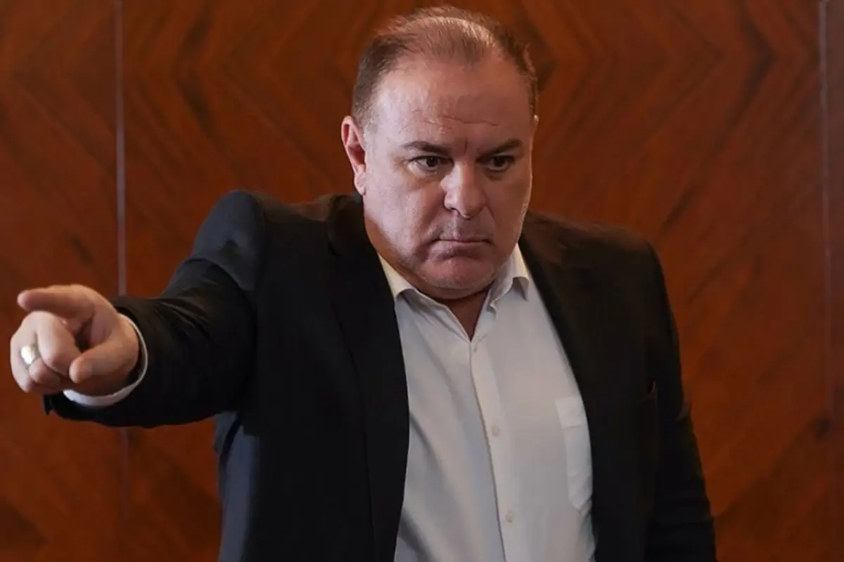 Burak Sergen\'in son hali sevenlerini şaşırttı: Gençleşmişsin