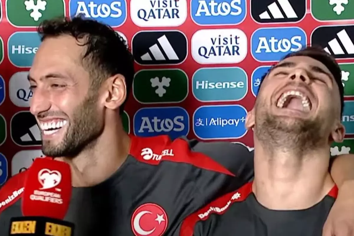 Hakan Çalhanoğlu ve Yunus Akgün\'den tartışma iddialarına kahkahalı cevap