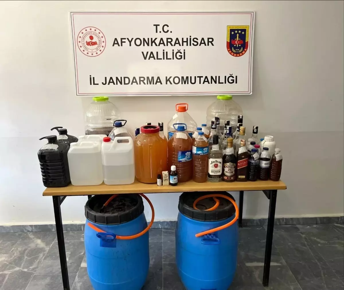 Afyonkarahisar\'da Sahte Alkol Operasyonu