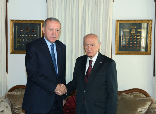 Kritik görüşme başladı: Bahçeli, Cumhurbaşkanı Erdoğan'ı evinde ağırlıyor