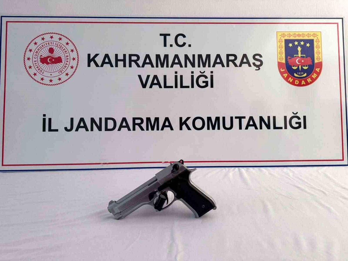 Kahramanmaraş\'ta Kurusıkı Tabancayla Ateş Açan Genç Yakalandı
