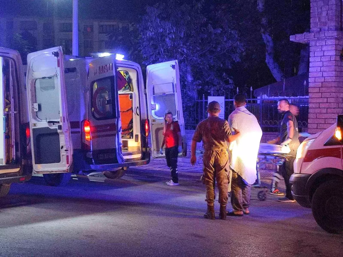 Keşan\'daki Ordu Evi Yangını: 16 Asker Tedavi Edildi