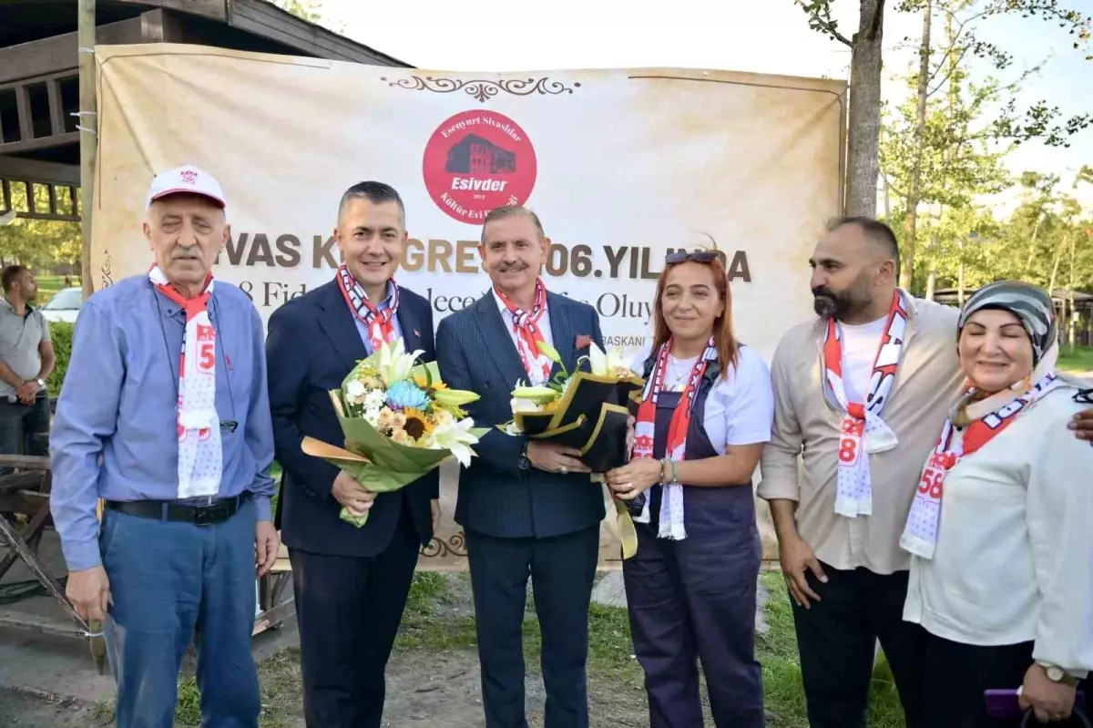 Esenyurt\'ta Sivas Kongresi\'nin 106. Yıl Dönümünde Fidan Dikimi