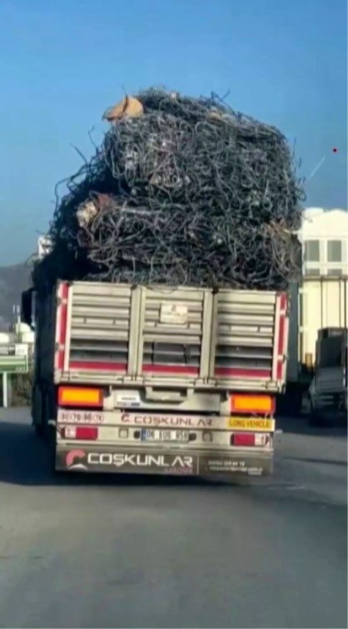 Hatay\'da Tehlikeli Yük Taşımacılığı
