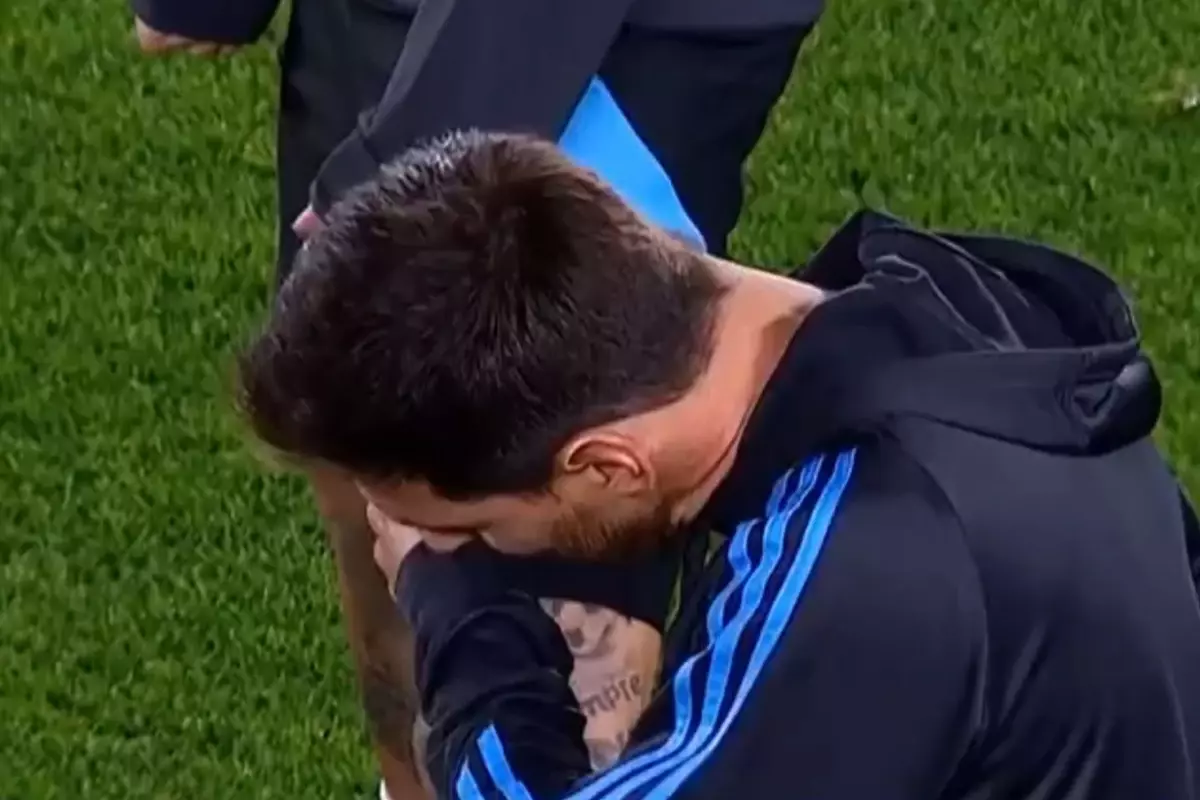 Hüngür hüngür ağladı! Messi\'den duygusal veda