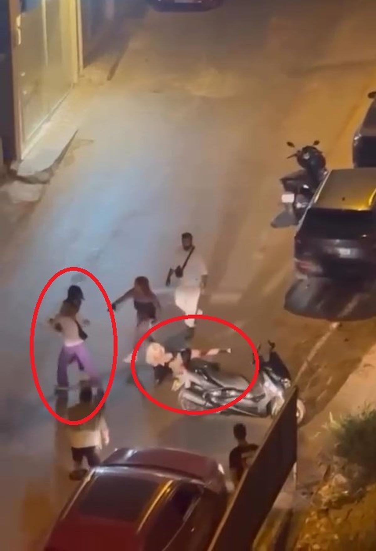 Bursa\'da Sokakta Kadın Kavgası