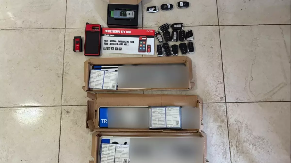 Kocaeli\'de Çalıntı Araç Operasyonu