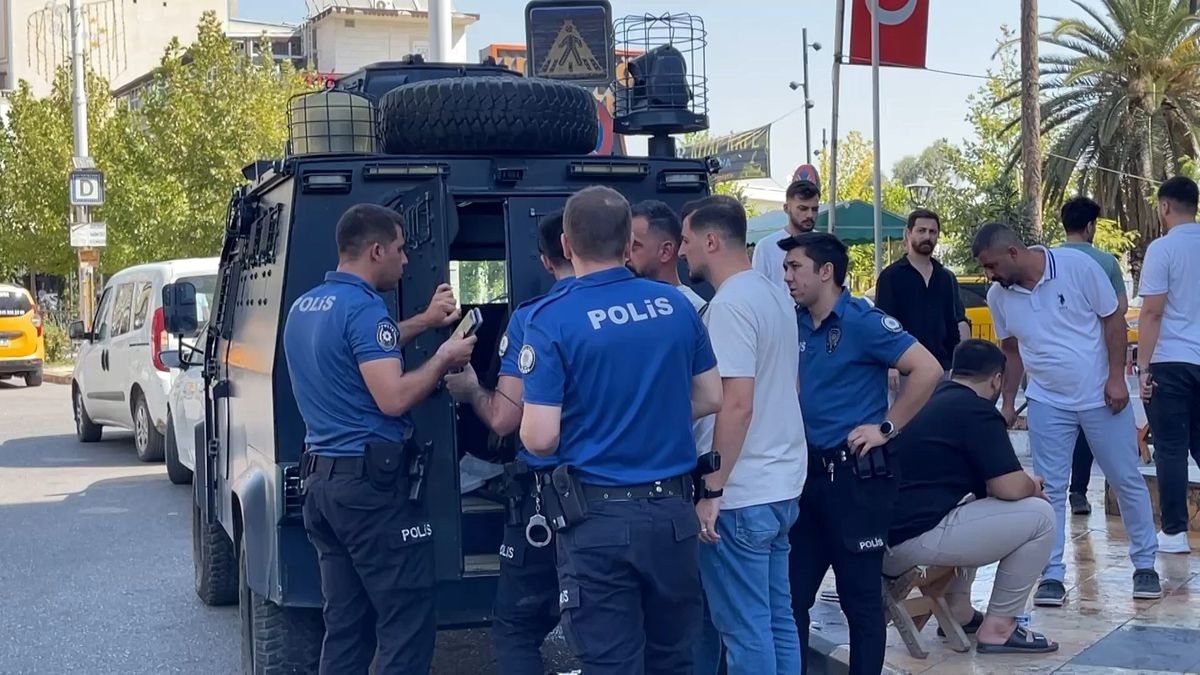 Altın kaçakçısı polisten kaçamadı