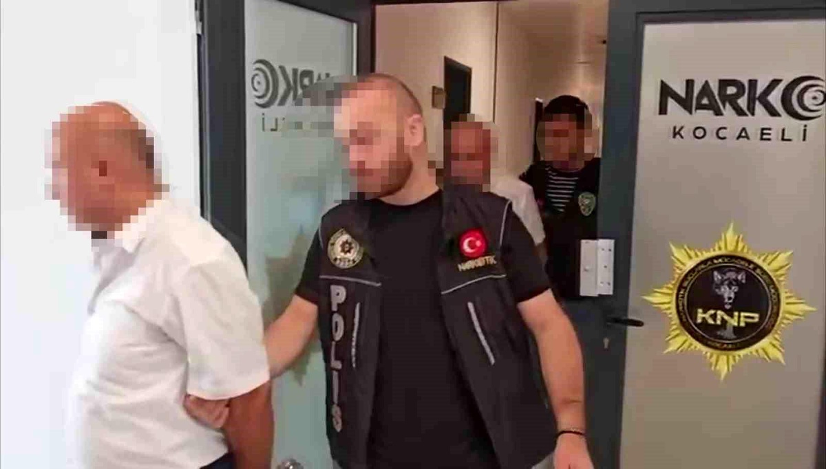 Kocaeli\'de 6.8 kg Eroin Ele Geçirildi