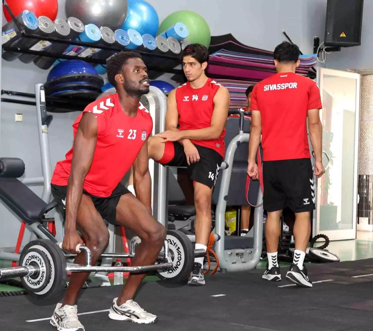 Sivasspor Sarıyerspor\'a Hazırlanıyor