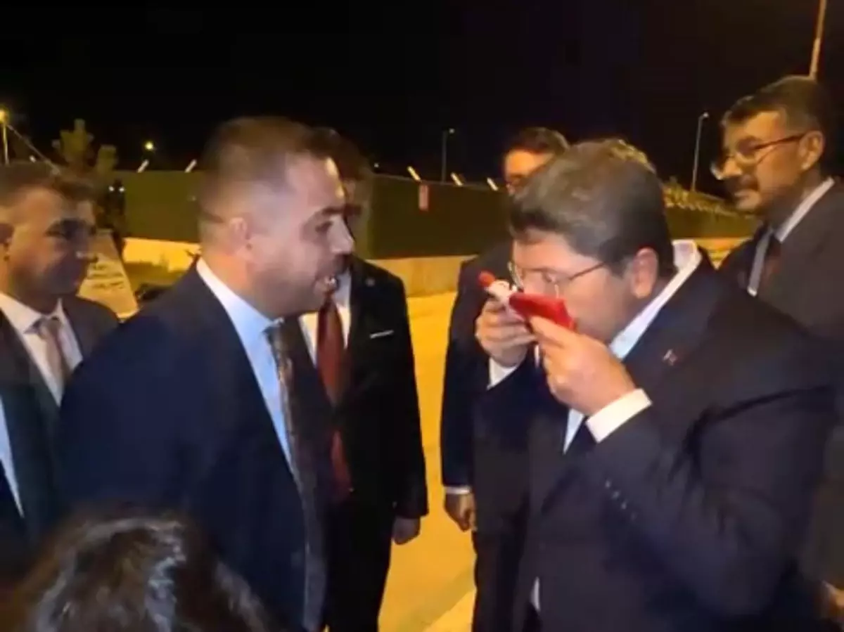 Bakan Tunç\'a Yüksekova\'da anlamlı sürpriz
