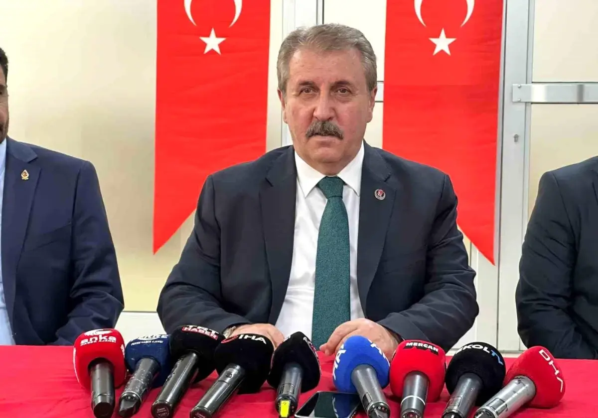 Mustafa Destici\'den CHP\'ye Hukuka Saygı Uyarısı