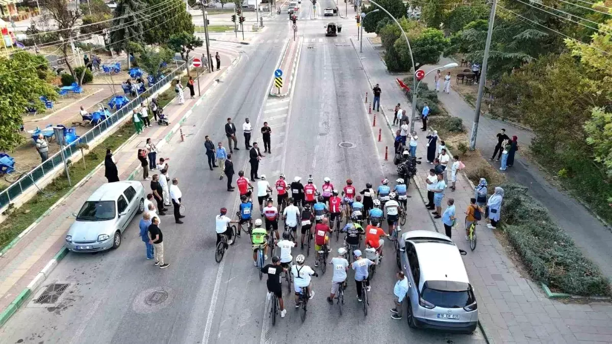 Bursa\'da Renkli Bisiklet Yarışması Gerçekleşti