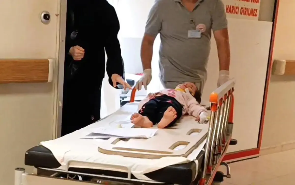 İnegöl\'de Balkon Düşmesi: 2 Yaşındaki Çocuk Yaralandı