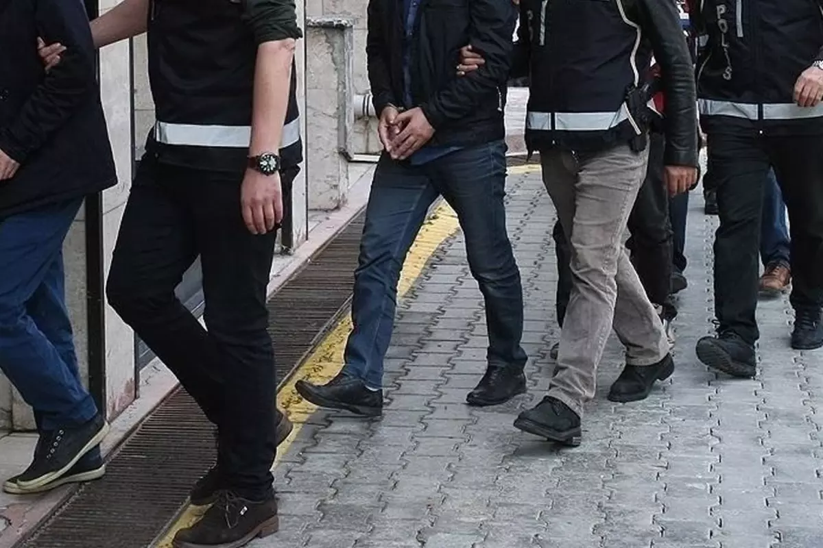 Sosyal medya dolandırıcılarına operasyon: 34 şüpheli yakalandı 