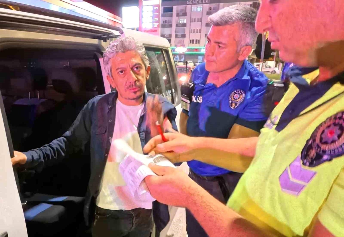 Aksaray\'da Alkollü Sürücü Kaza Yaptı
