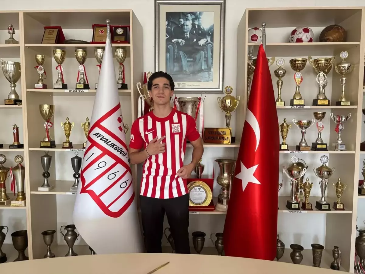 Ayvalıkgücü Efe Sayhan\'ı Transfer Etti