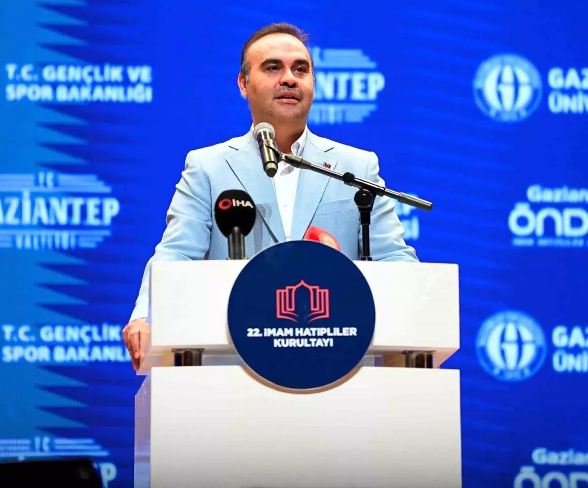 Bakan Kacır: "Türkiye, 50\'ye yakın ülkenin semalarını muhafaza eden en kritik sistemleri, insansız hava aracı platformlarını üreten, ihraç eden bir...