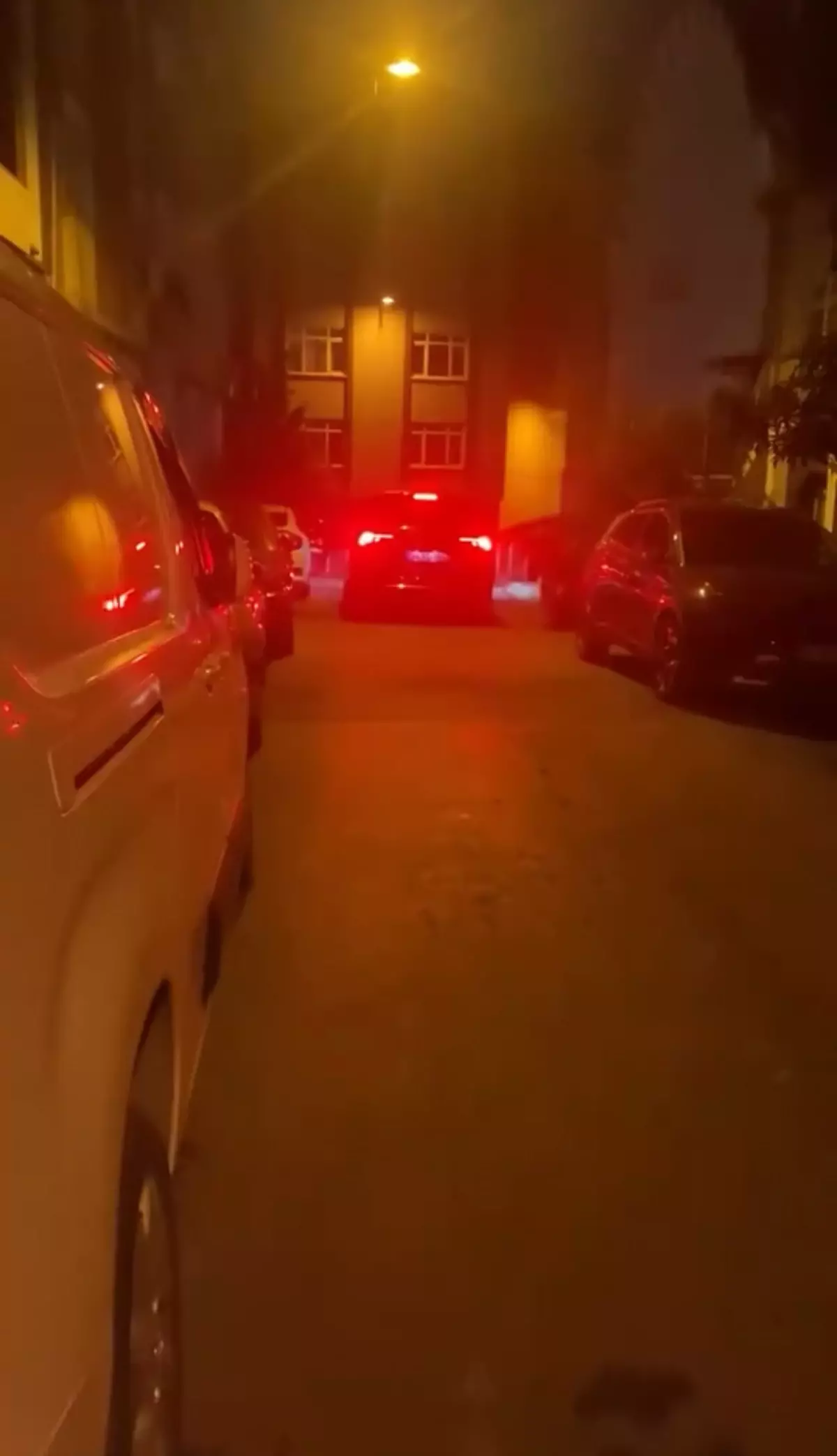 Alkollü Sürücü Dükkana Çarptı, Kaçtı