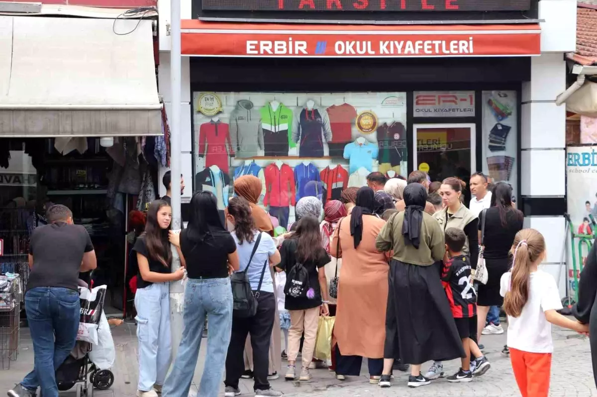 Eskişehir\'de Son Gün Alışverişi Telaşı