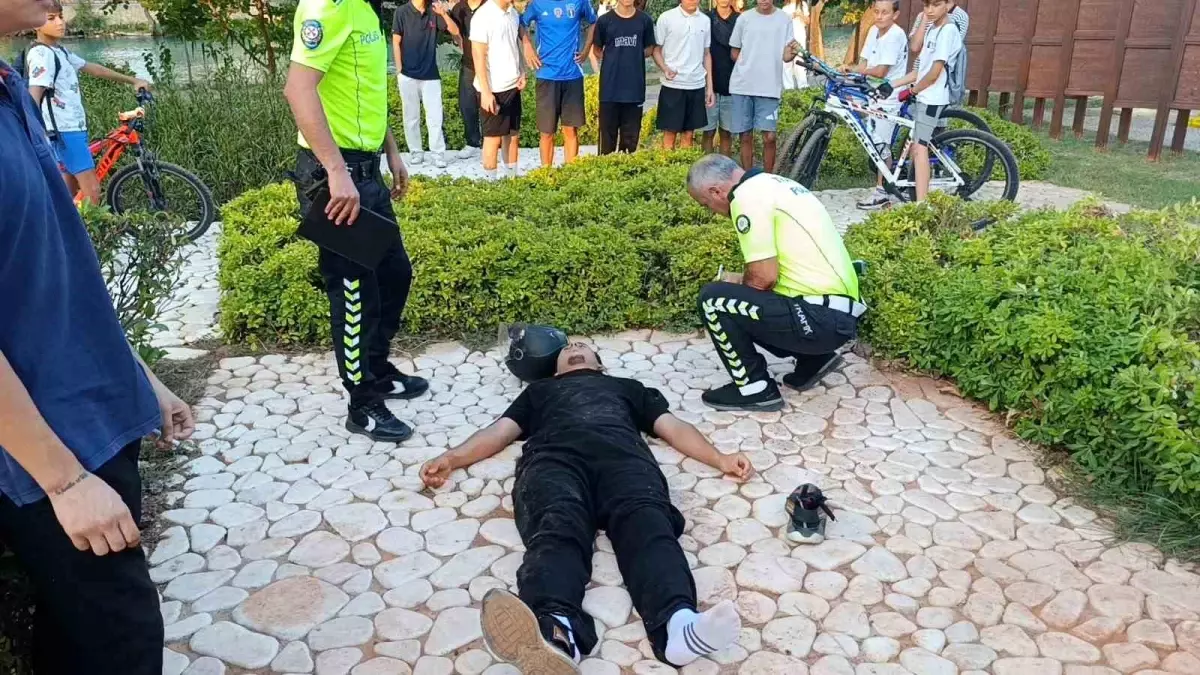 Manavgat\'ta Motosiklet Kazası: Sürücü Yaralandı