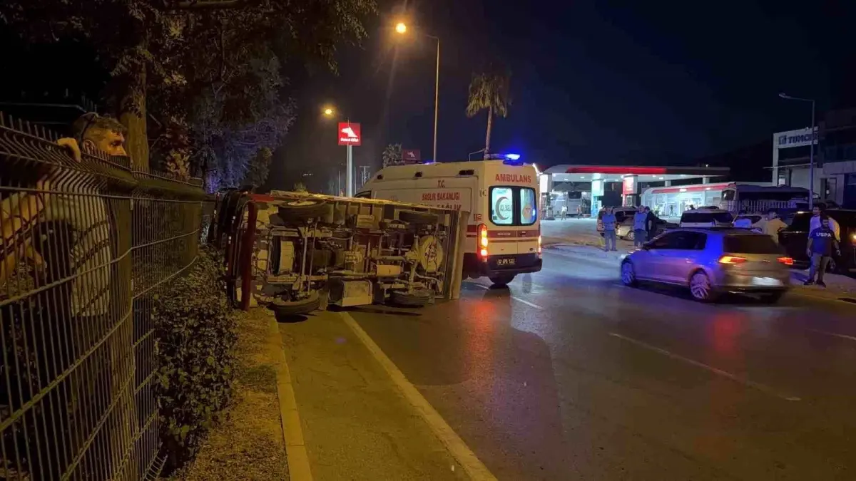 Gazipaşa\'da Kamyonet Devrildi: İki Yaralı