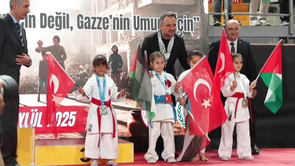 Gazze İçin Karate Turnuvası Düzenlendi