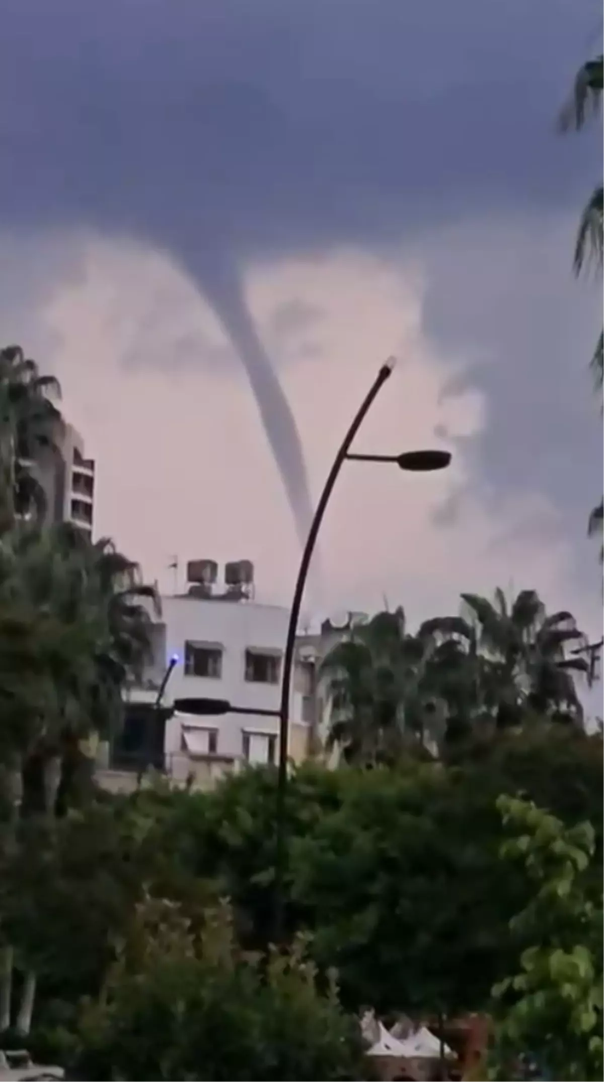 İskenderun\'da Denizde İki Hortum Görüntülendi