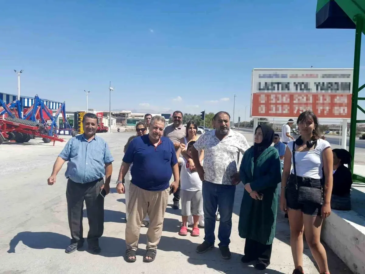 Yolcu Otobüsü Mazot Bitirdi, Yolcular Mağdur Oldu