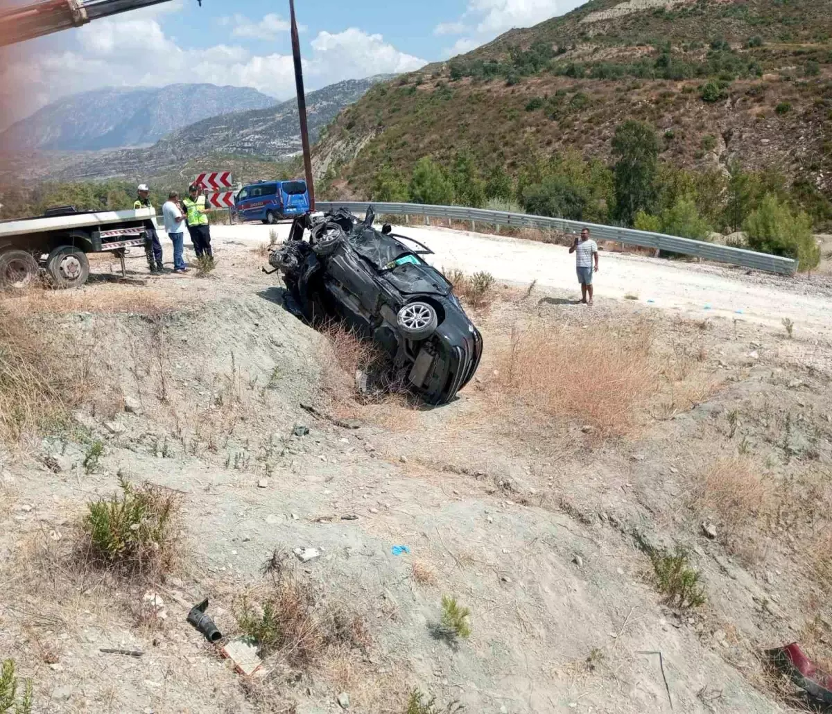 Antalya\'da Trafik Kazası: 1 Ölü, 1 Yaralı